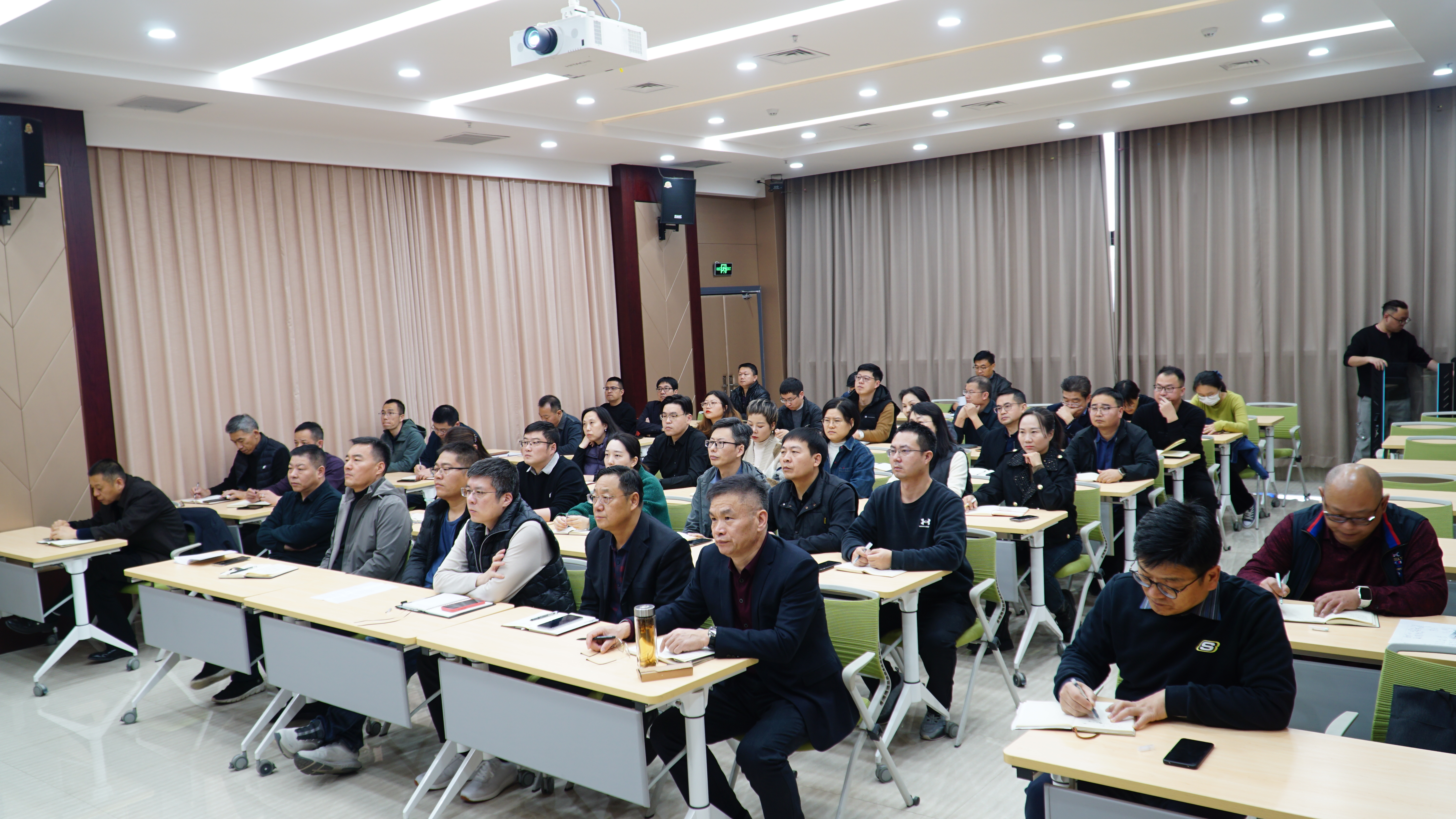 2025112553157721.jpg 微信图片_20251126154312_14_35.jpg